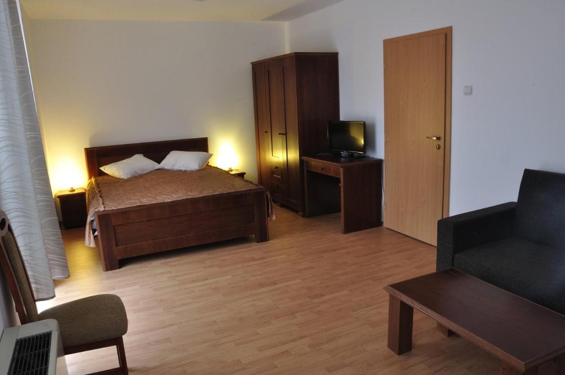 Hotel Oras Zlatna Extérieur photo
